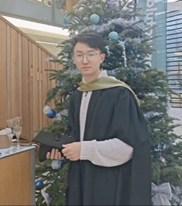 Portrait of Dr Chen Feng